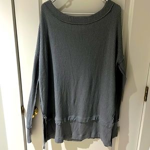 Over sized waffle long sleeve women’s size M runs very big